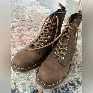 Dr. Martens 1460 Southwestern Crazy Horse Lace-Up Boots Round Toe